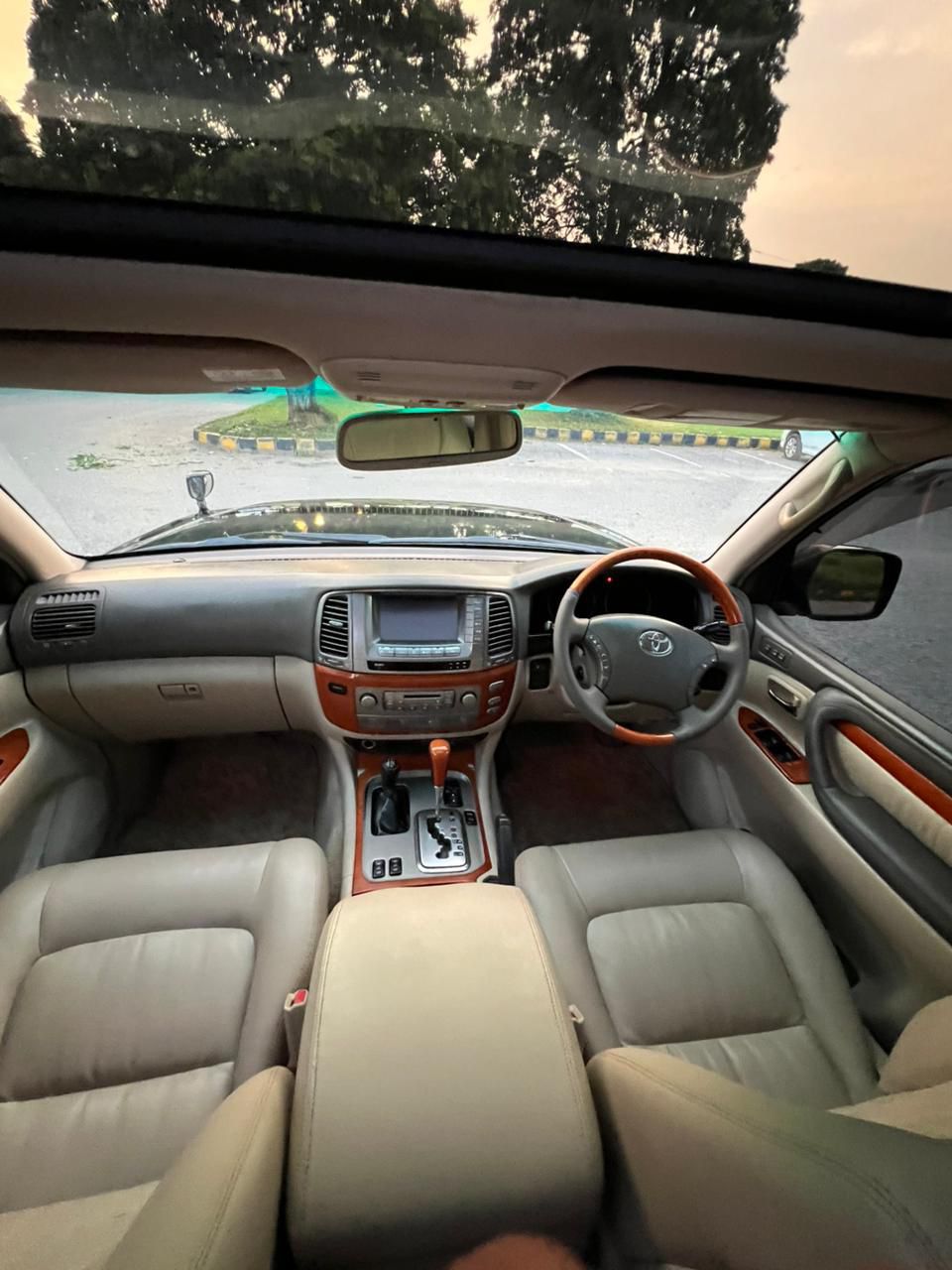 Toyota Land Cruiser Cygnus